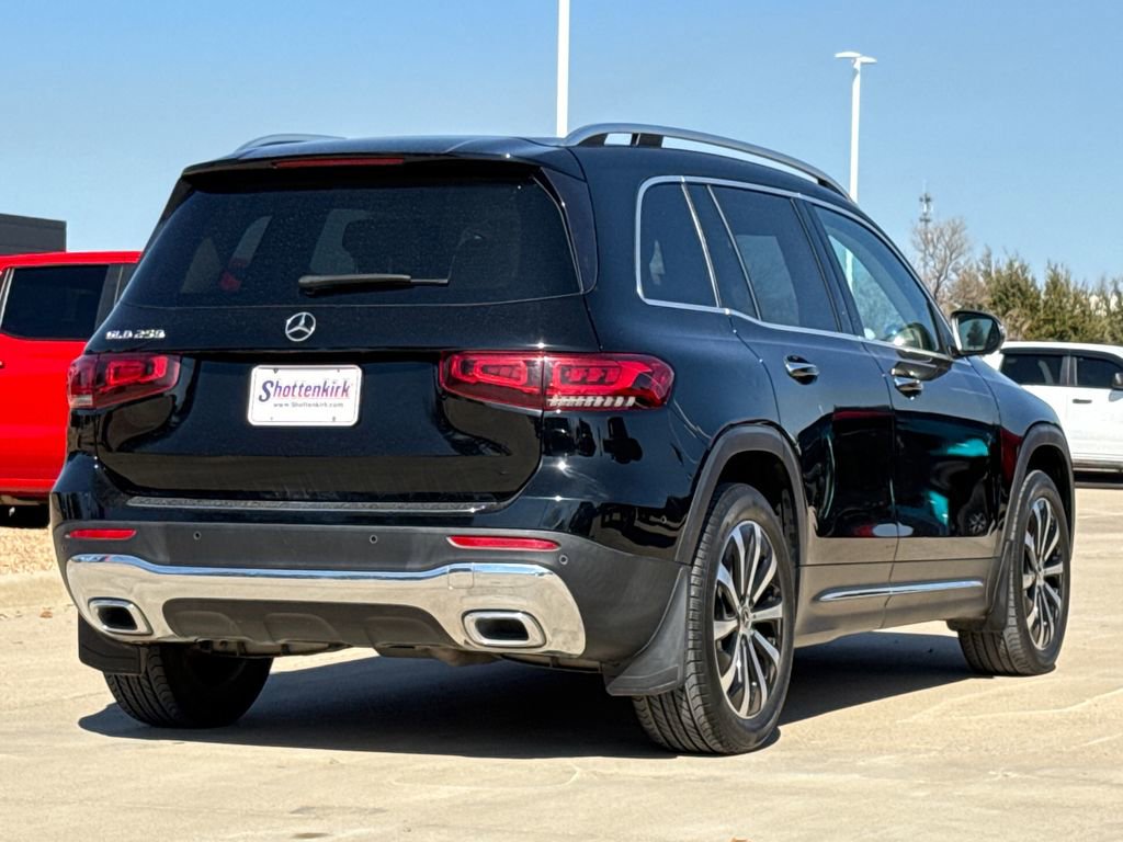 Used 2022 Mercedes-Benz GLB 250 image 8