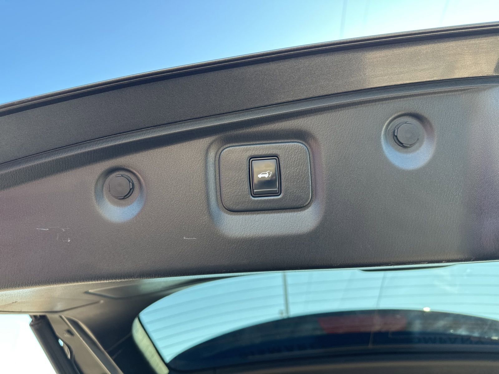 Used 2019 Nissan Pathfinder SL AWD/4WD image 35