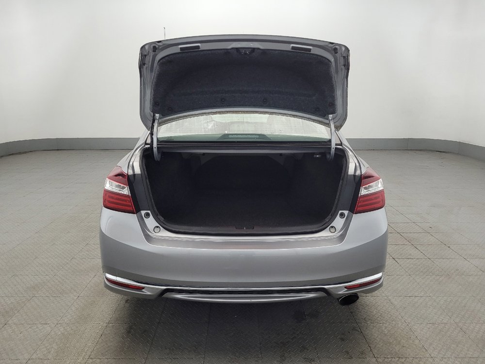 Used 2017 Honda Accord LX image 29