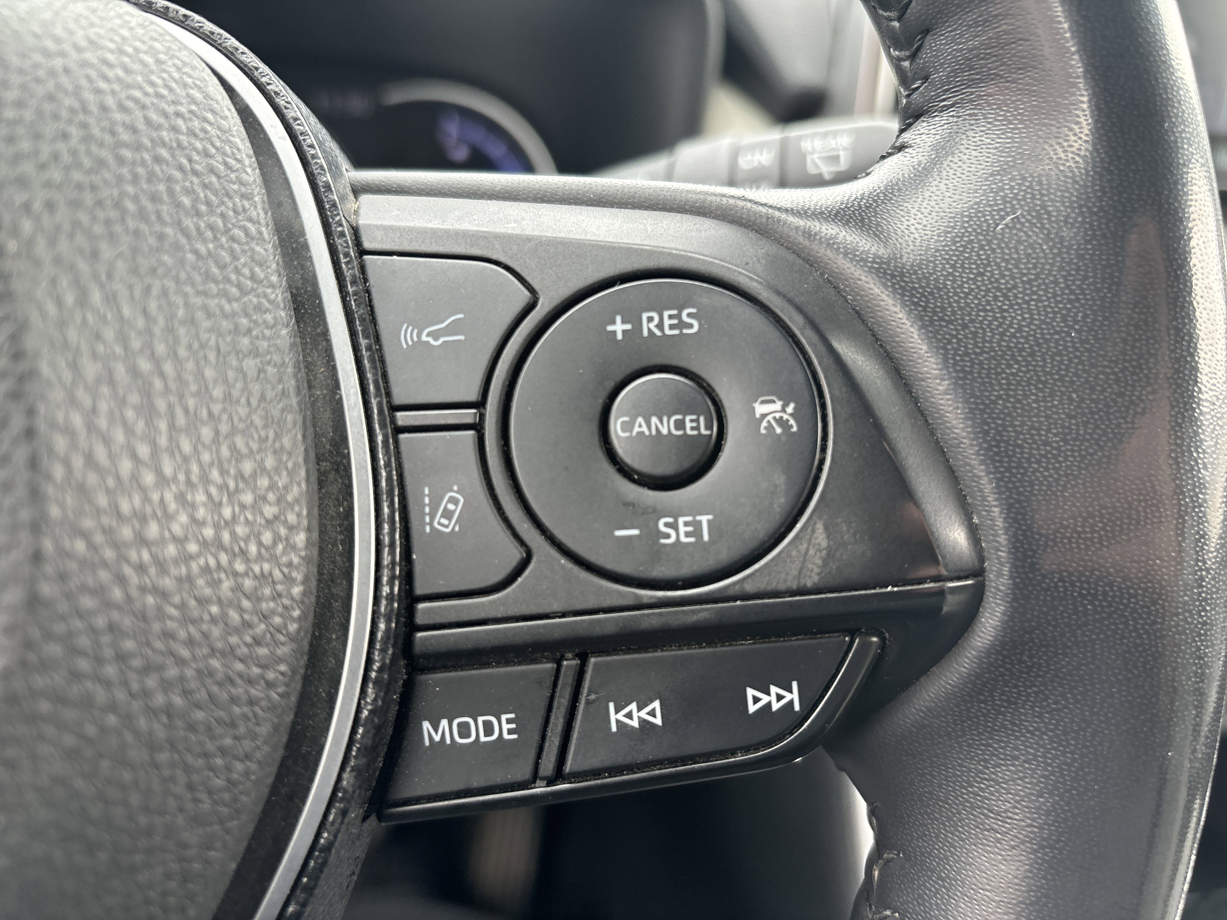 Used 2020 Toyota RAV4 Limited image 20