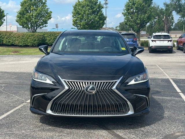 Used 2019 Lexus ES 350 w/ Premium Package FWD image 2