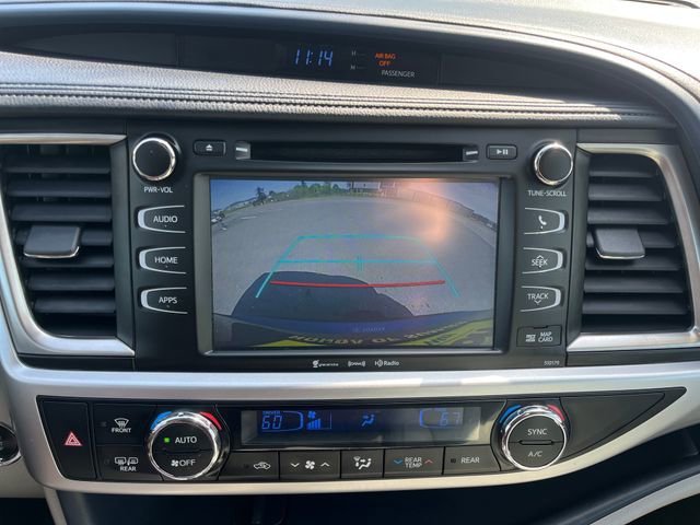 Used 2018 Toyota Highlander XLE AWD/4WD image 23