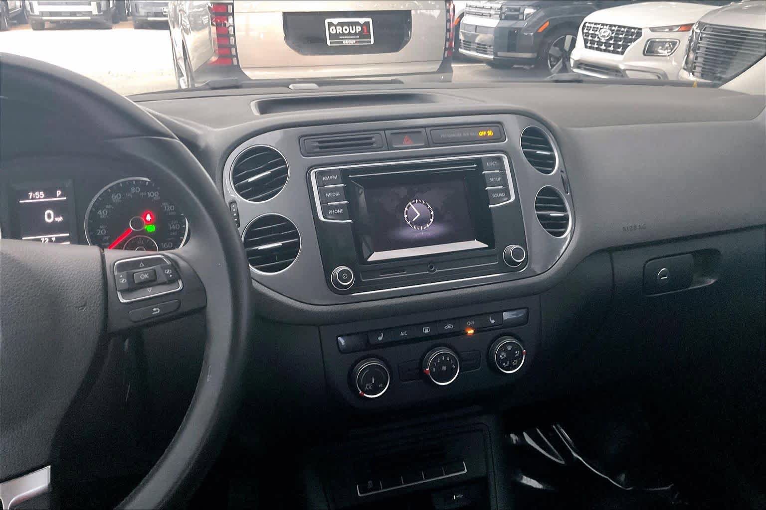 Used 2016 Volkswagen Tiguan S FWD image 7