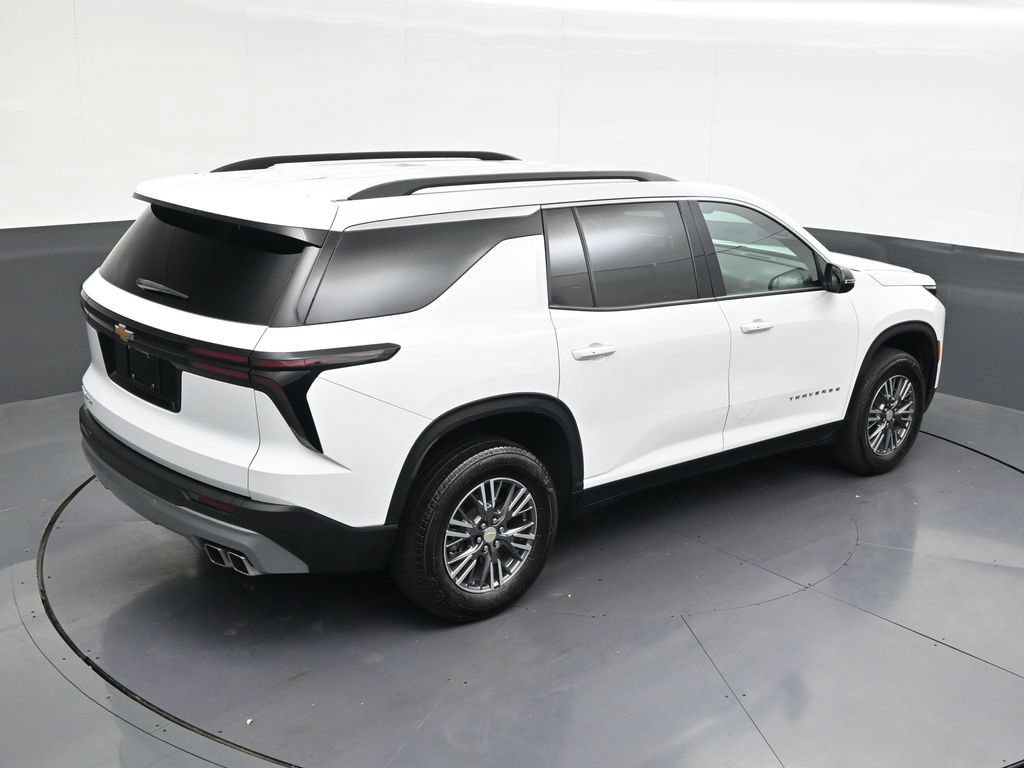 Used 2025 Chevrolet Traverse LT FWD image 21