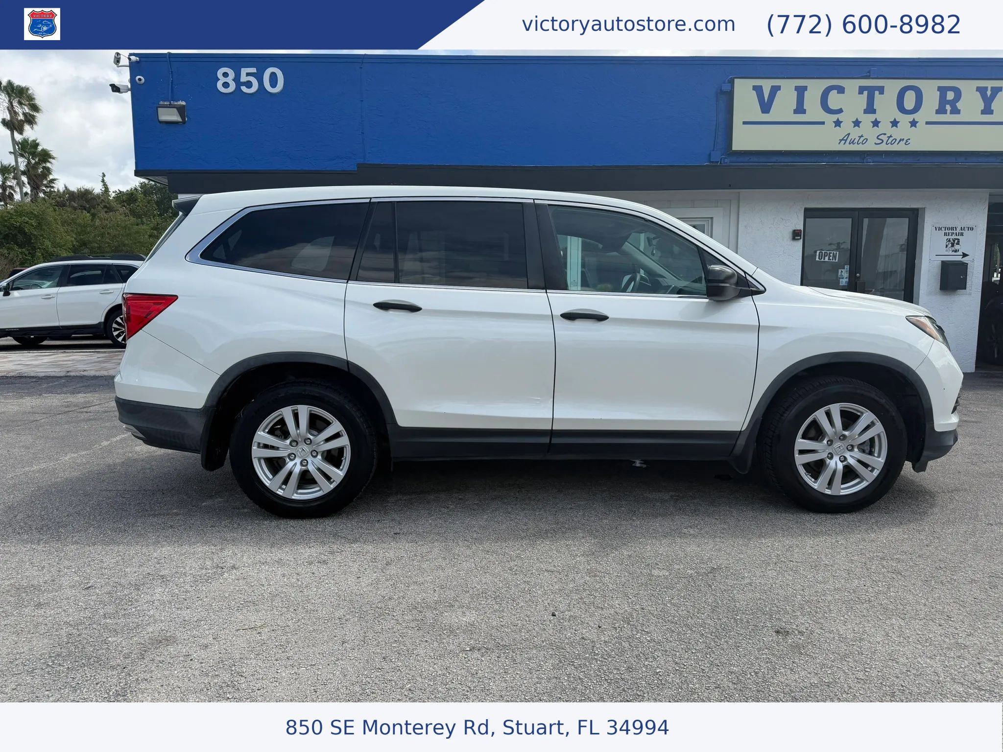 Used 2018 Honda Pilot LX image 2