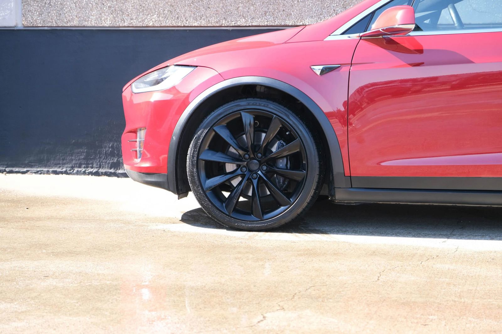 Used 2018 Tesla Model X 75D image 9