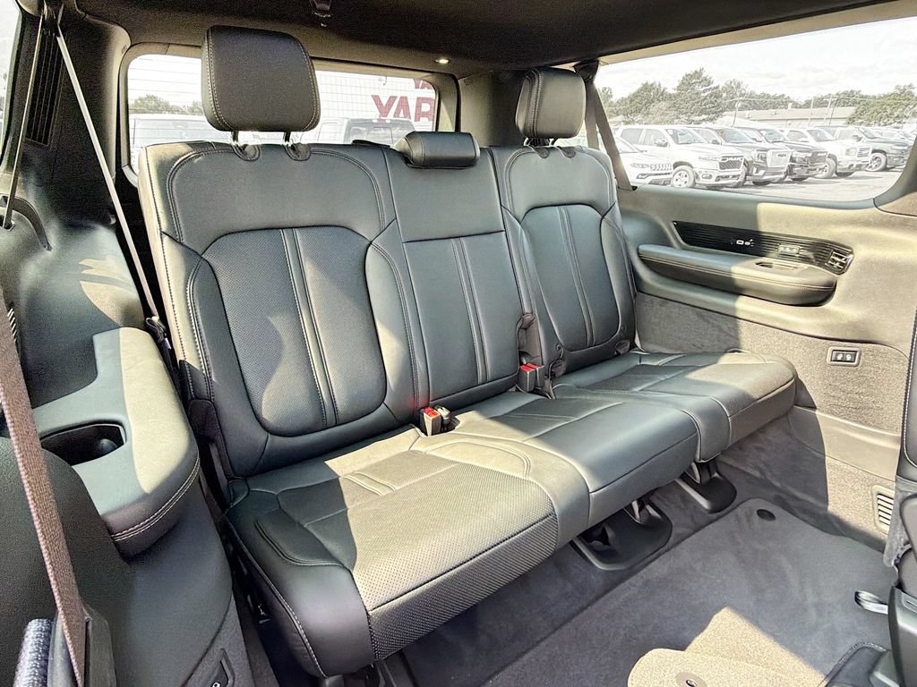 New 2026 Jeep Grand Wagoneer L Summit w/ Premium Group III AWD/4WD image 35