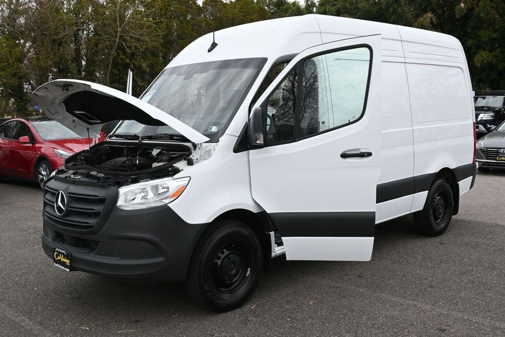 Used 2025 Mercedes-Benz Sprinter 2500 image 32