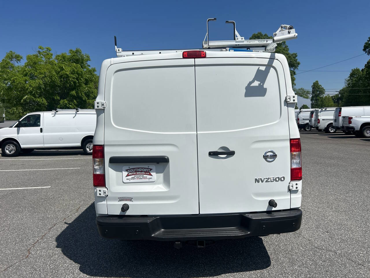 Used 2018 Nissan NV 2500 SV image 8