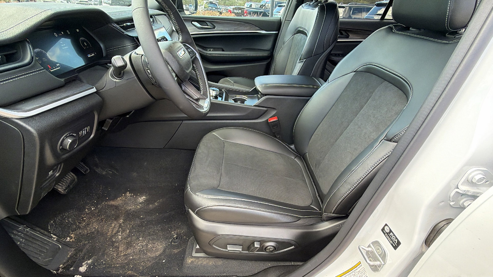 New 2026 Jeep Grand Cherokee Altitude image 16