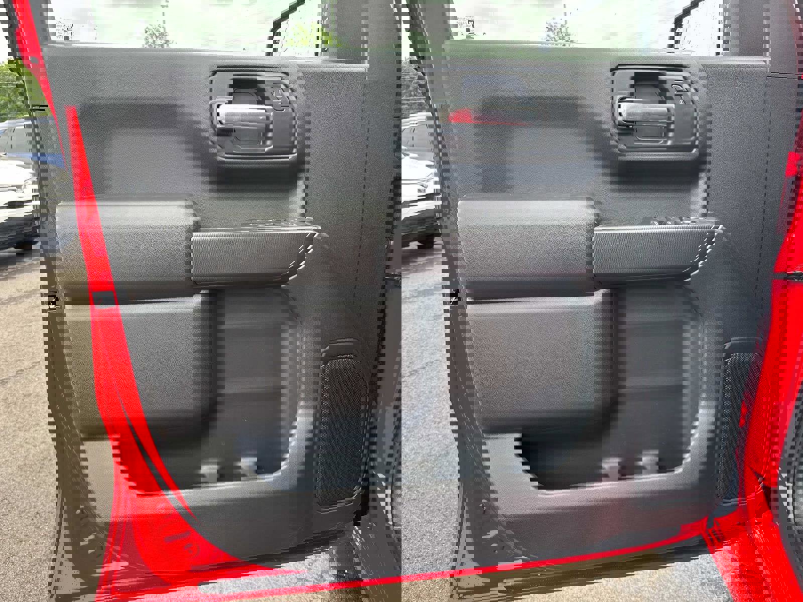 Used 2025 Chevrolet Silverado 1500 Custom image 12