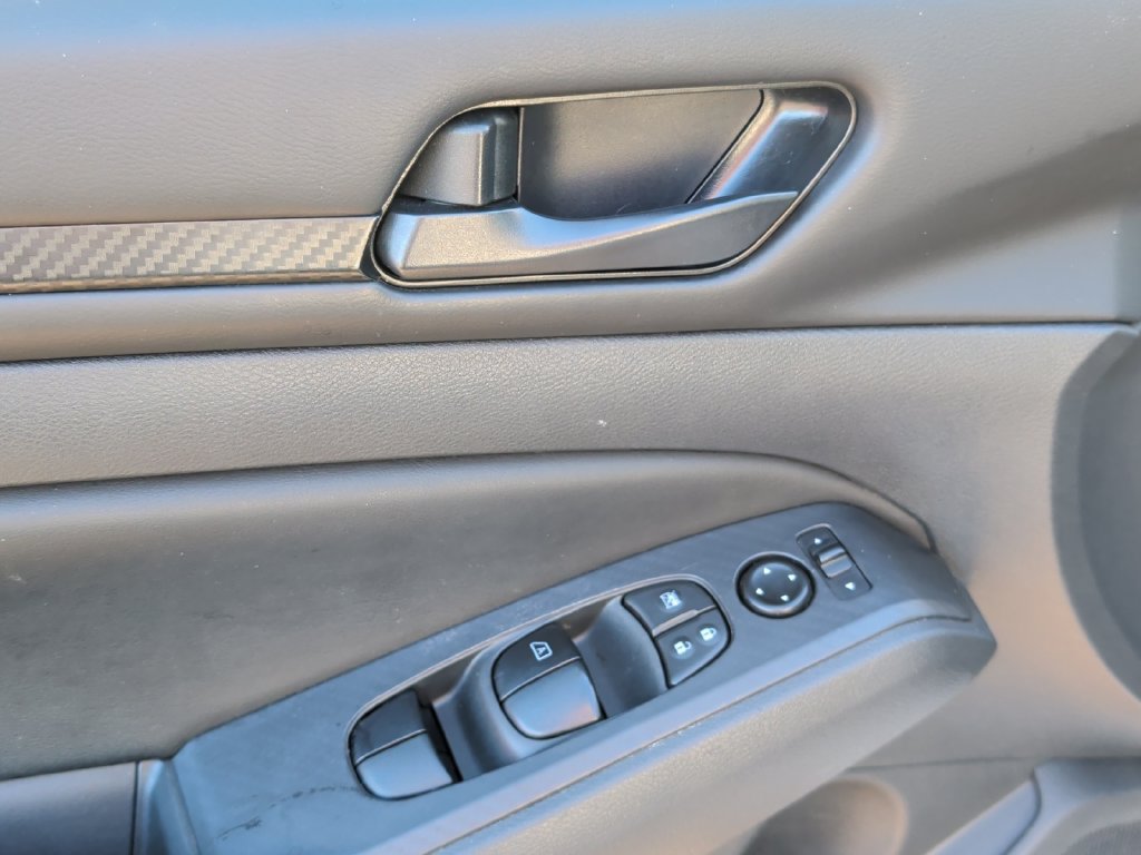 Used 2024 Nissan Altima 2.5 S FWD image 15