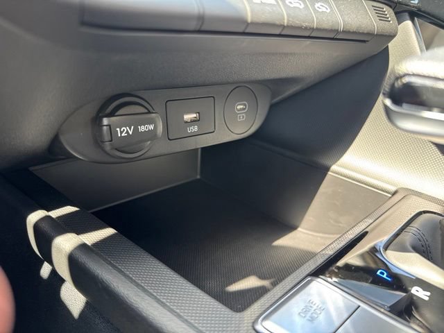 New 2026 Hyundai Elantra Hybrid FWD image 24