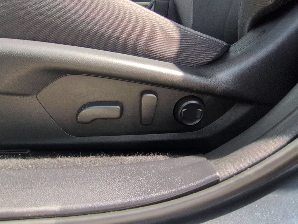 Used 2025 Subaru Crosstrek 2.5i Premium AWD/4WD image 14