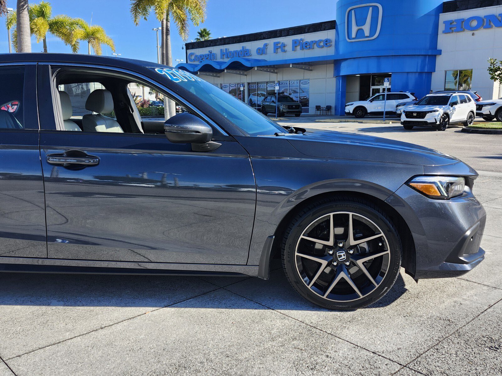 Used 2023 Honda Civic Sport Touring image 2