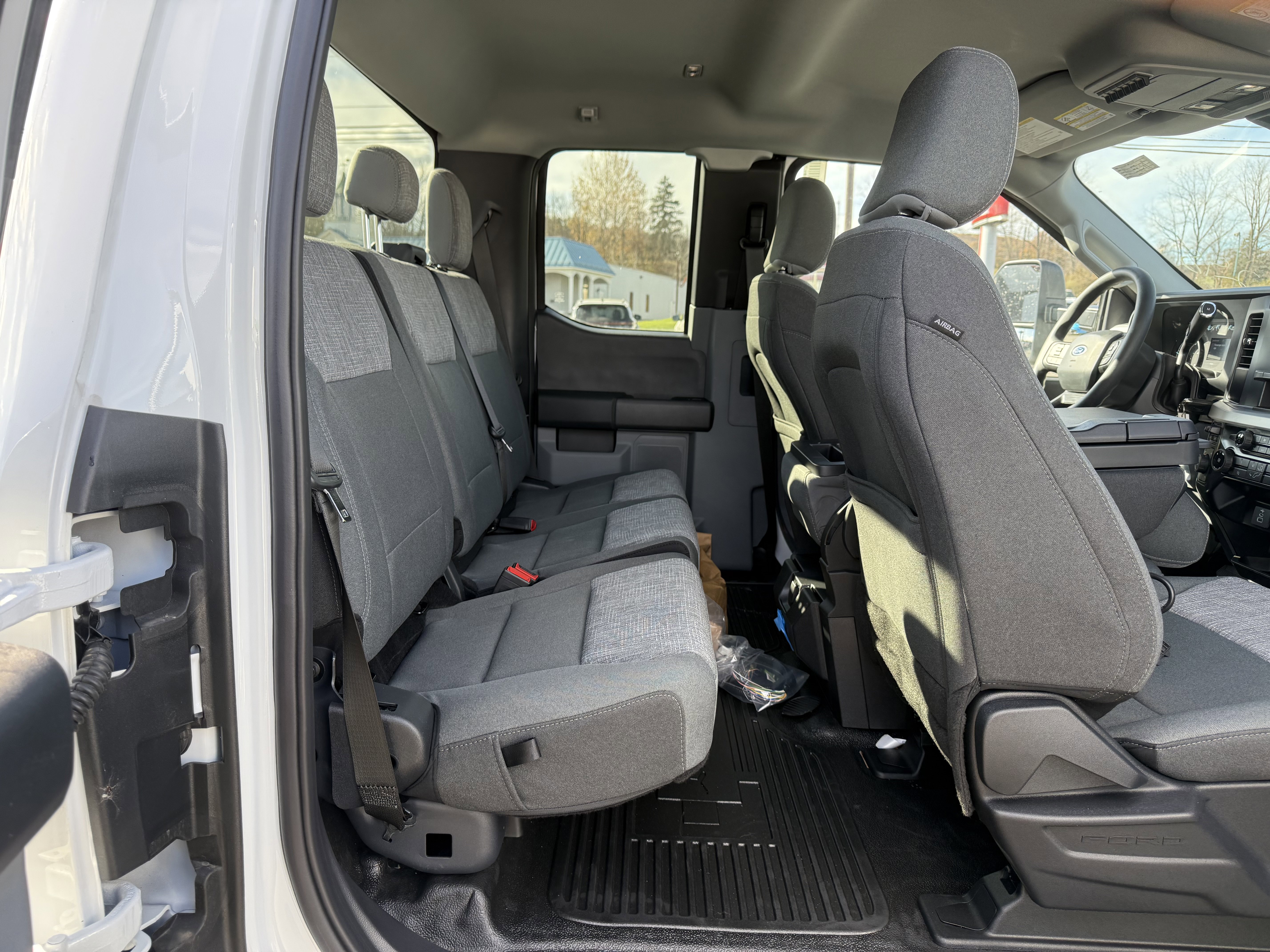New 2024 Ford F550 4x4 SuperCab Super Duty image 11