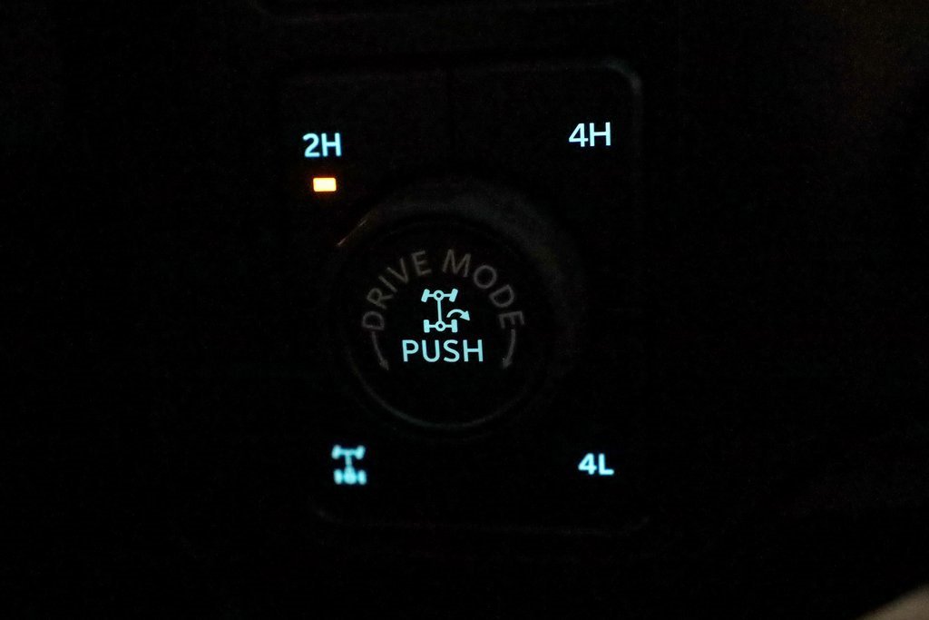 Used 2025 Ford F250 Platinum w/ Tremor Off-Road Package image 38