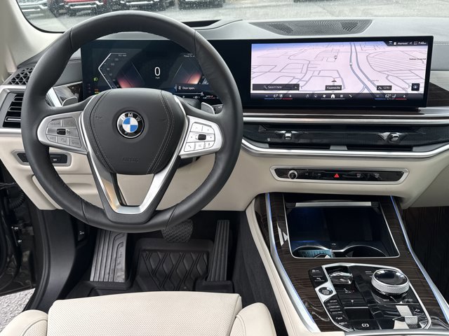 Used 2026 BMW X7 xDrive40i AWD/4WD image 8