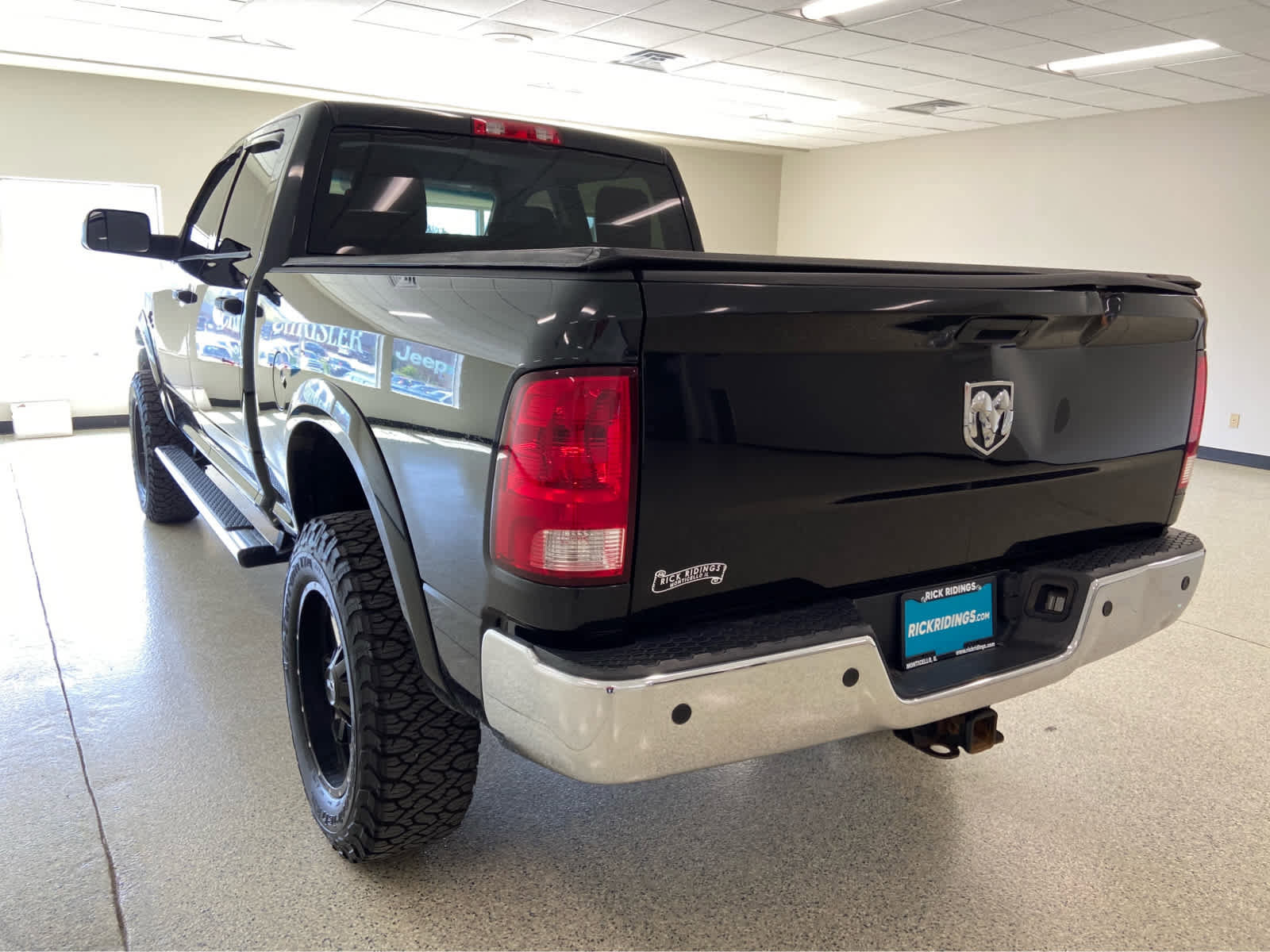 Used 2017 RAM 2500 Tradesman w/ Chrome Appearance Group image 10