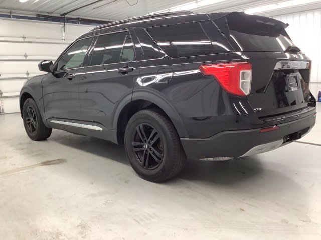 Used 2023 Ford Explorer XLT AWD/4WD image 4