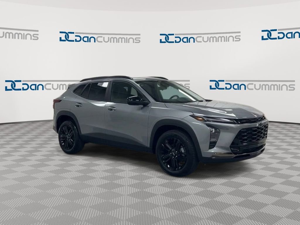 Used 2025 Chevrolet Trax ACTIV w/ Driver Confidence Package image 2