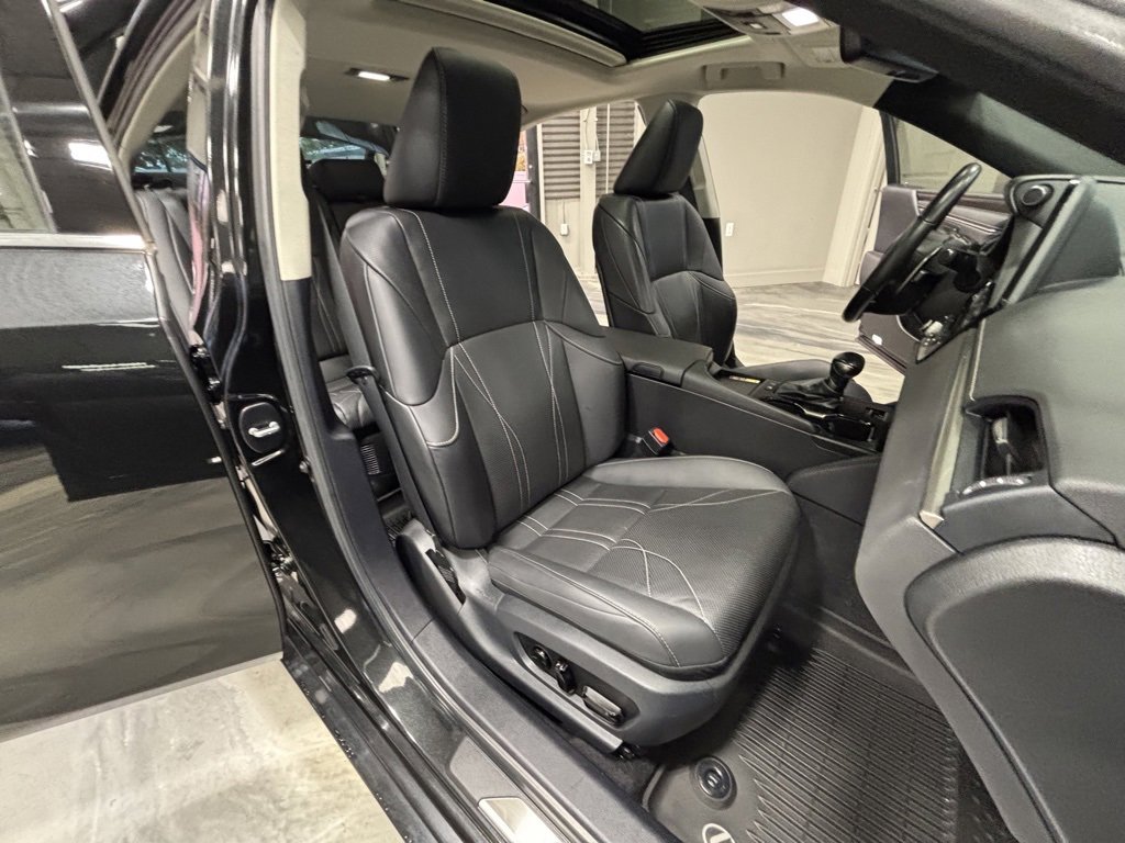 Used 2023 Lexus ES 300h w/ Luxury Package image 5