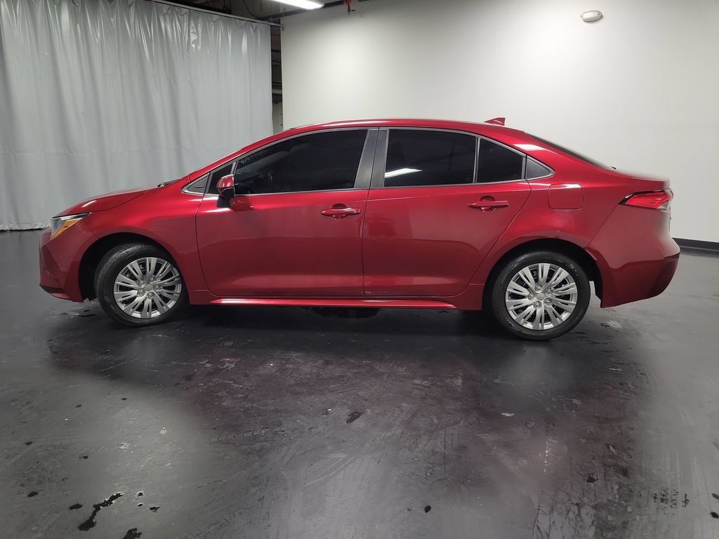 Used 2024 Toyota Corolla LE FWD image 5