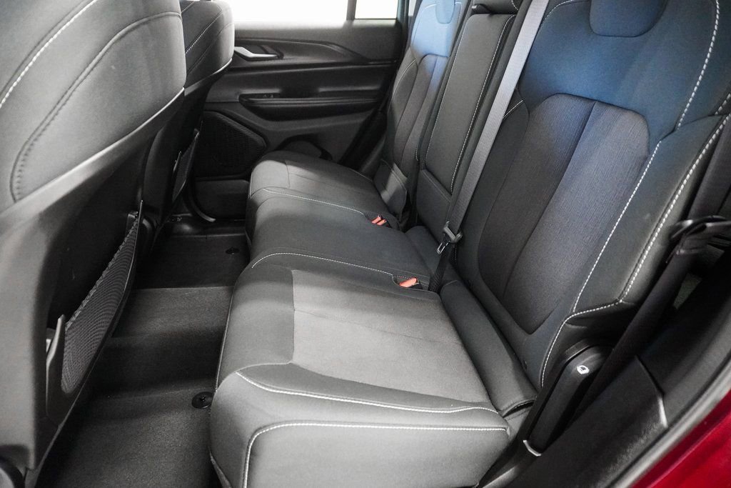 Certified 2024 Jeep Grand Cherokee Laredo image 15