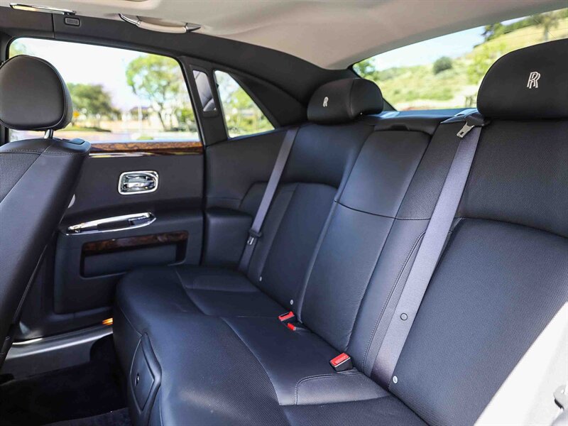 Used 2012 Rolls-Royce Ghost RWD image 24