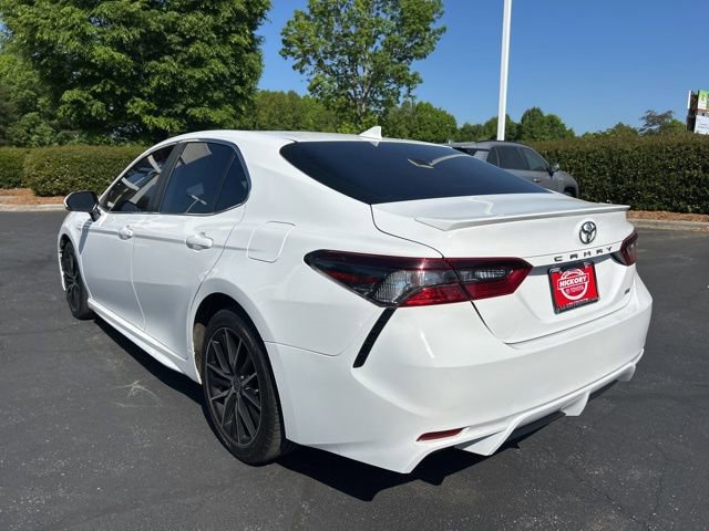 Used 2022 Toyota Camry SE FWD image 9