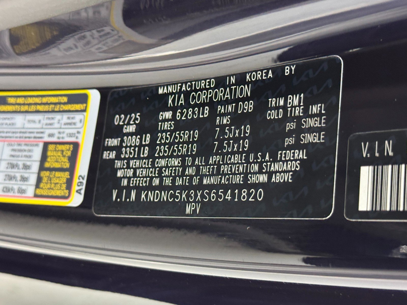 Used 2025 Kia Carnival EX FWD image 51