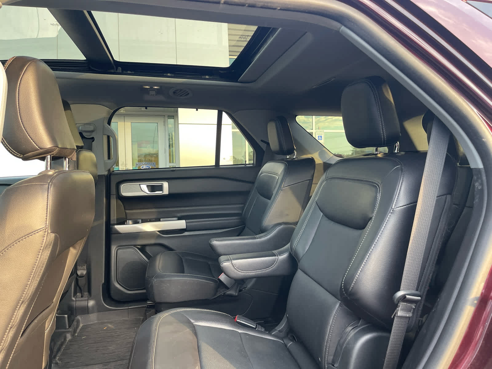 Certified 2022 Ford Explorer Limited w/ Equipment Group 301A AWD/4WD image 9