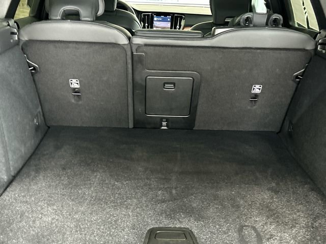 Certified 2025 Volvo V60 B5 Cross Country Plus image 27
