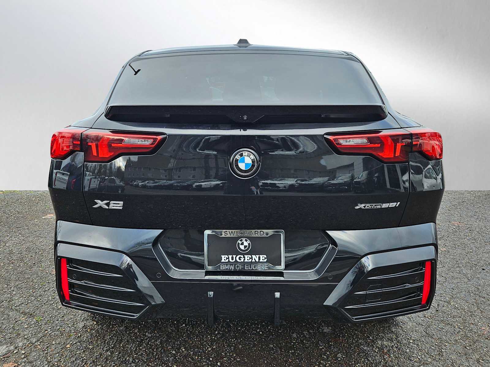 Used 2025 BMW X2 xDrive28i w/ Premium Package image 4