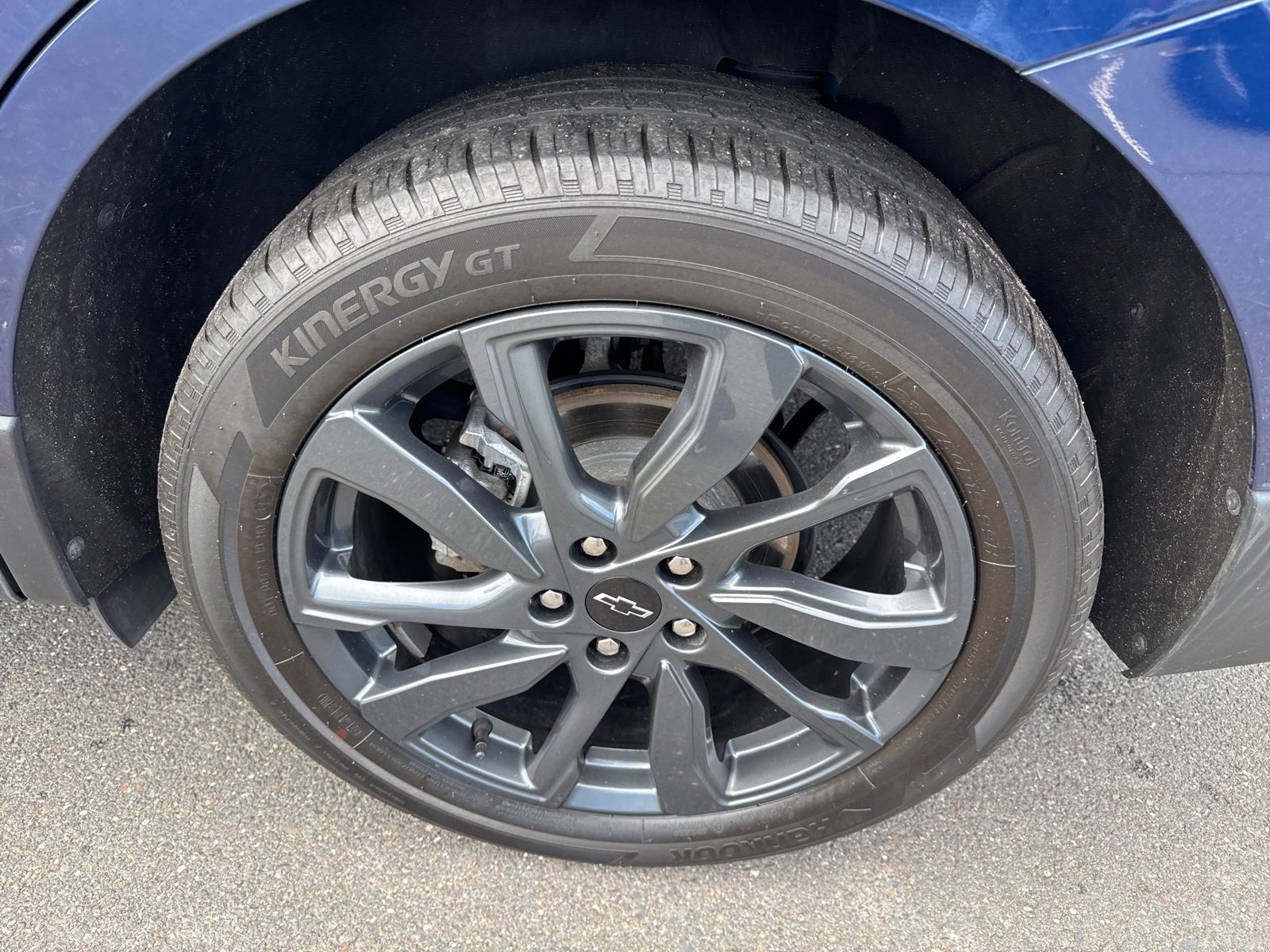 Used 2023 Chevrolet Equinox RS w/ RS Leather Package image 11