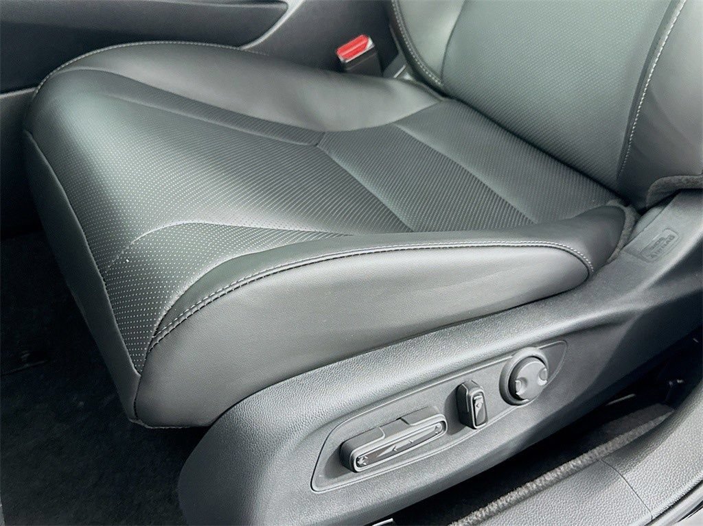 Used 2025 Honda Accord Sport image 30