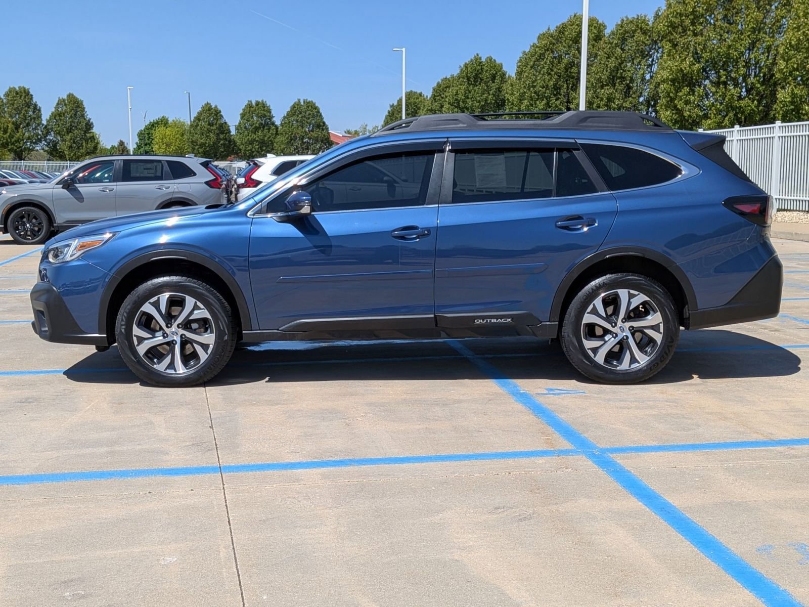 Used 2022 Subaru Outback Limited AWD/4WD image 9
