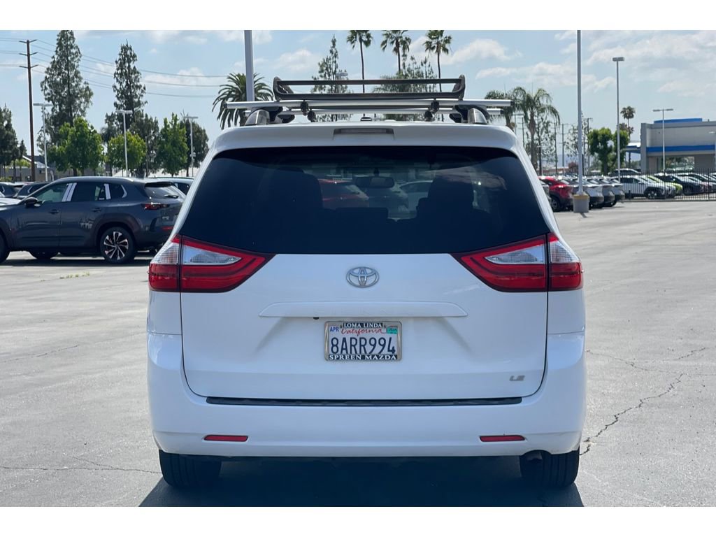 Used 2017 Toyota Sienna LE FWD image 5