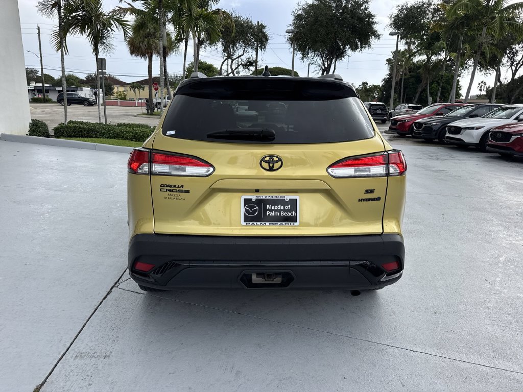 Used 2023 Toyota Corolla Cross AWD Hybrid w/ Moonroof Package image 2