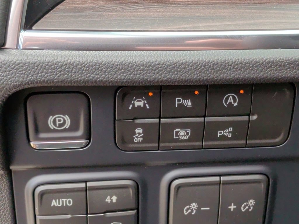 New 2026 Chevrolet Tahoe LT w/ Comfort Package AWD/4WD image 16