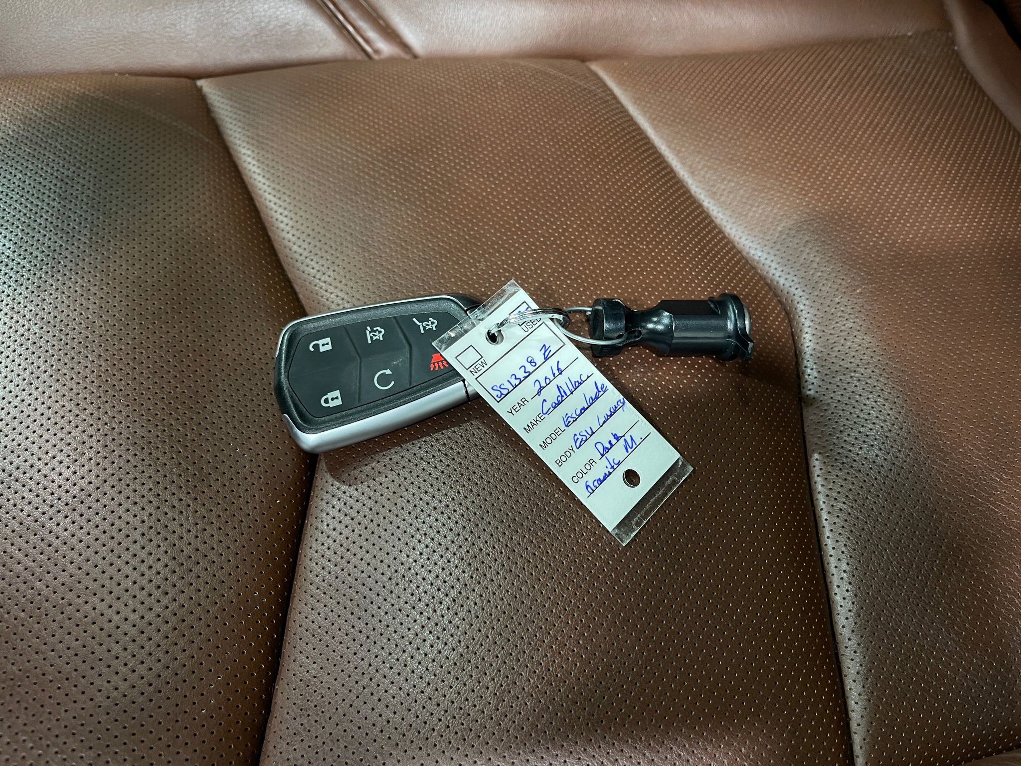 Used 2016 Cadillac Escalade ESV Luxury image 35