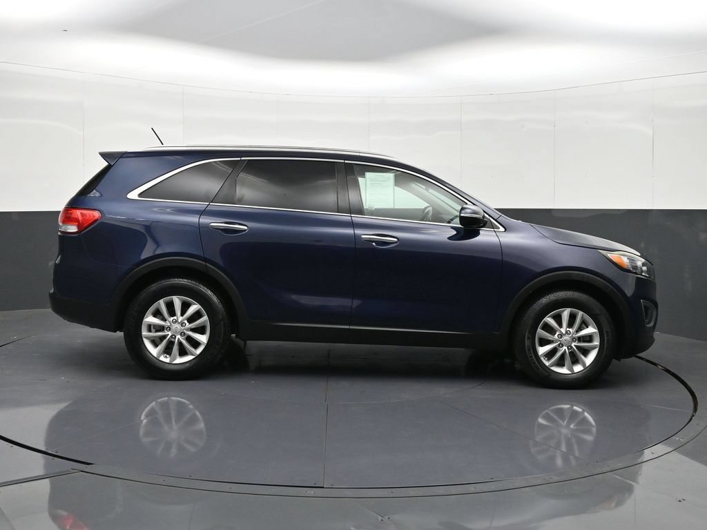 Used 2016 Kia Sorento FWD image 6