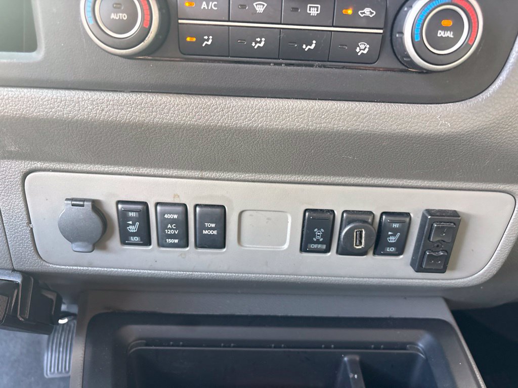 Used 2018 Nissan NV 3500 SL RWD image 17