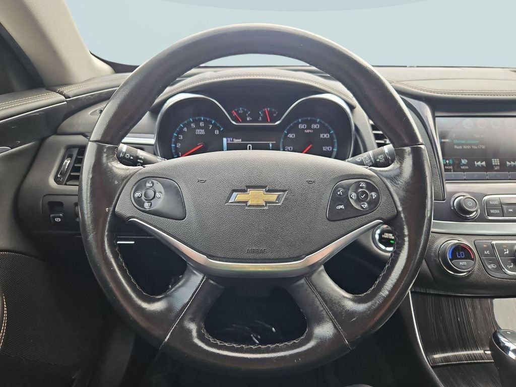 Used 2019 Chevrolet Impala LT FWD image 14