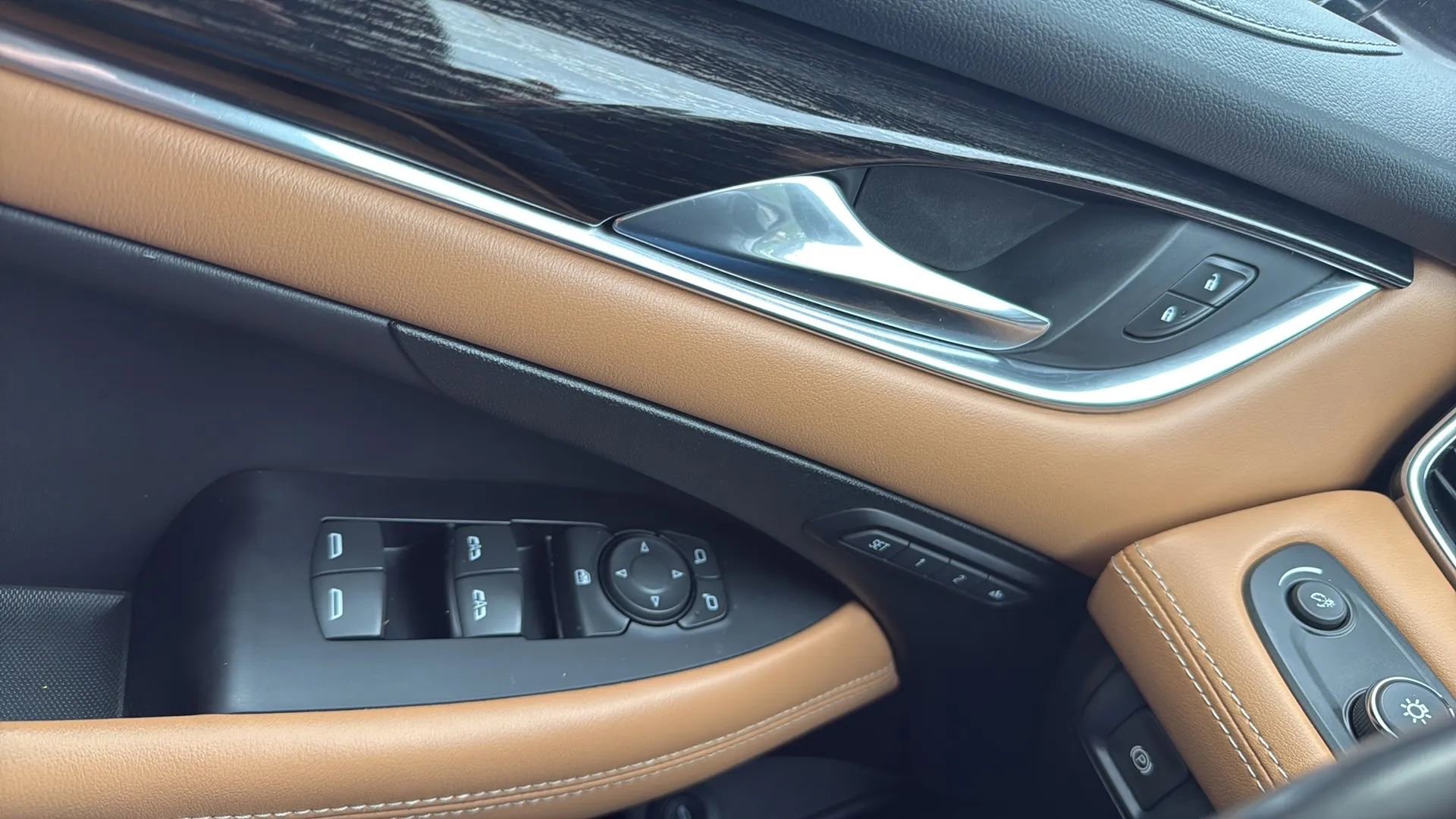 Used 2018 Buick LaCrosse Premium w/ Driver Confidence Package #2 image 21