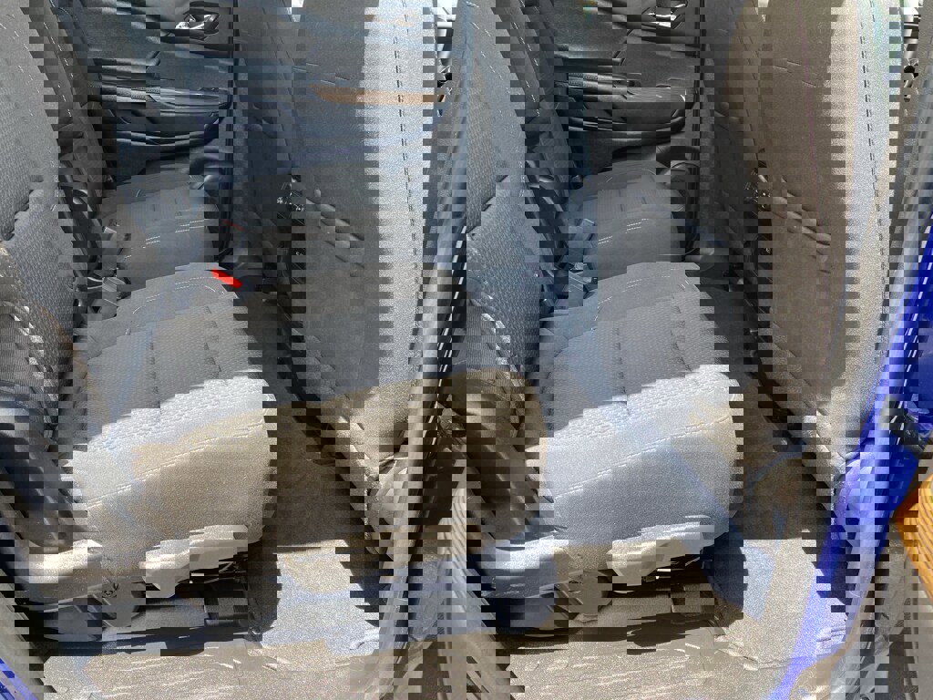 Used 2023 GMC Acadia SLE image 23