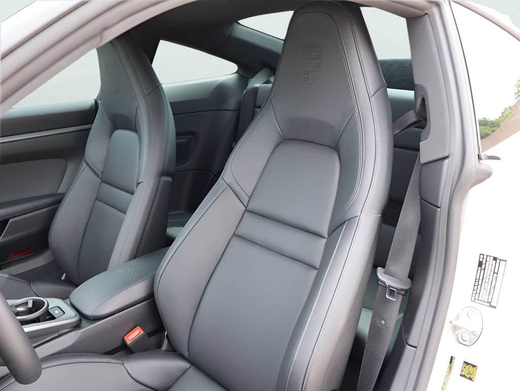 Certified 2025 Porsche 911 Carrera RWD image 5