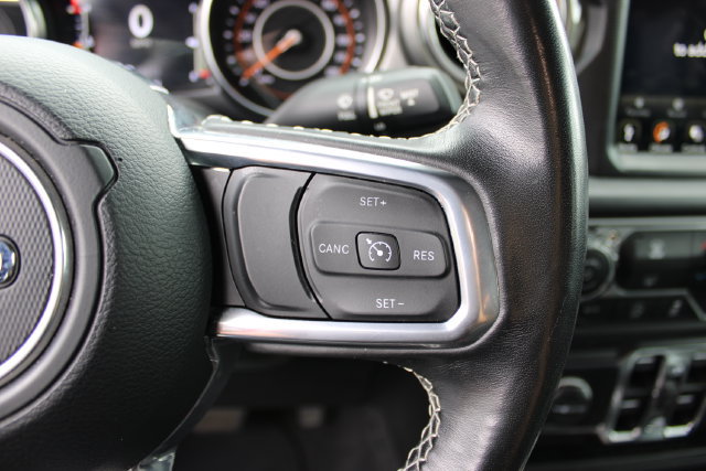 Used 2022 Jeep Wrangler Unlimited Sahara AWD/4WD image 17