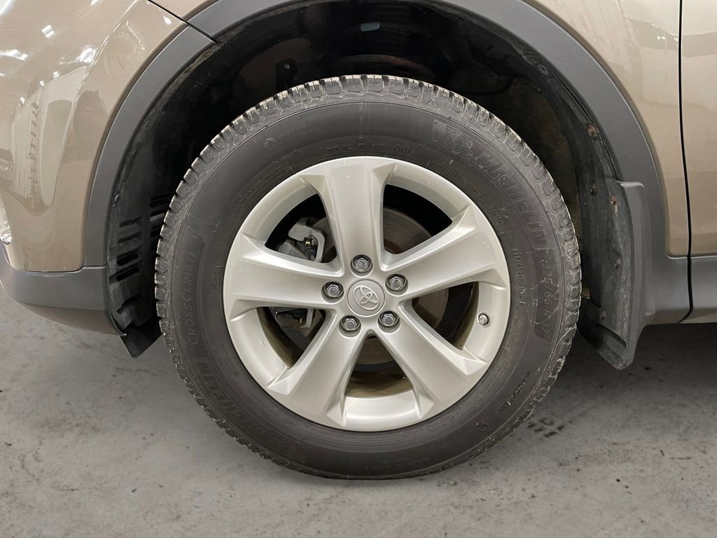 Used 2013 Toyota RAV4 XLE image 14