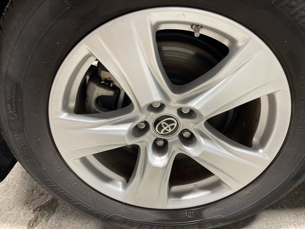 Used 2024 Toyota Highlander XLE image 39